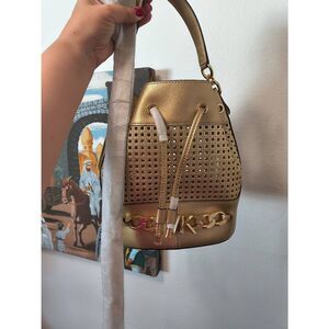 Nwt MSRP $500 Michael Kors gold bucket bag